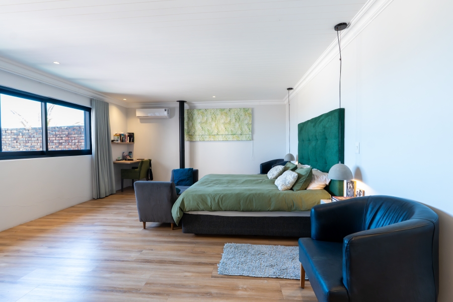 5 Bedroom Property for Sale in Van Riebeeckstrand Western Cape